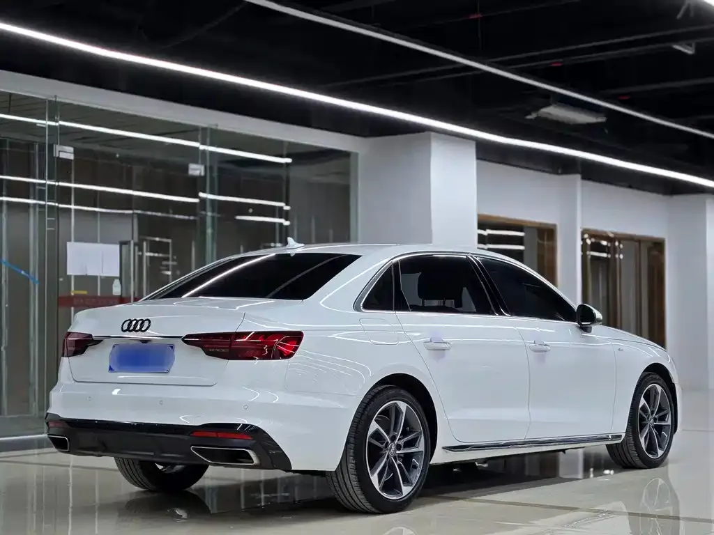 Audi A4L — фото 4