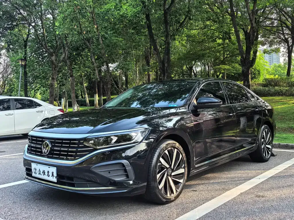 Volkswagen Passat — фото 1