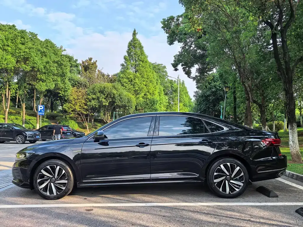 Volkswagen Passat — фото 9