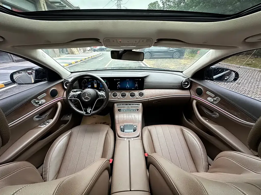 Mercedes-Benz E-Class — фото 10
