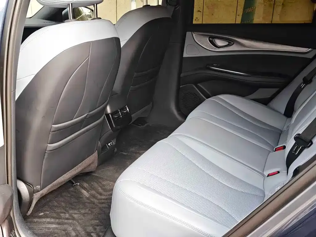 BYD Seal — фото 2