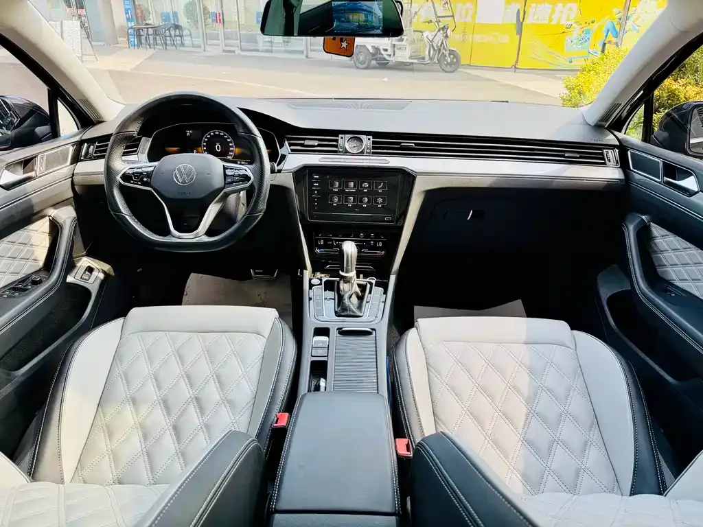 BYD Seal — фото 3