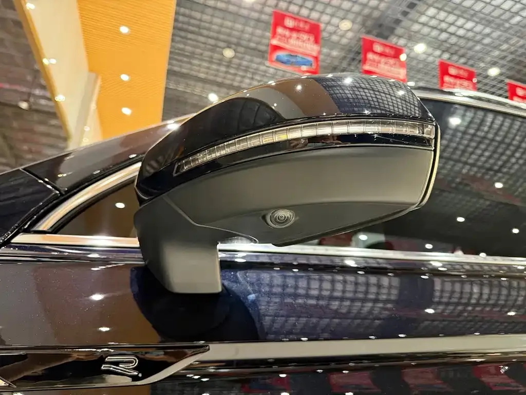 Volkswagen Tiguan L — фото 9