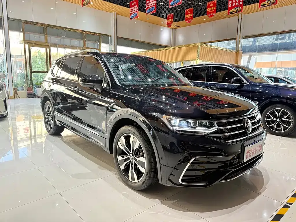 Volkswagen Tiguan L — фото 6