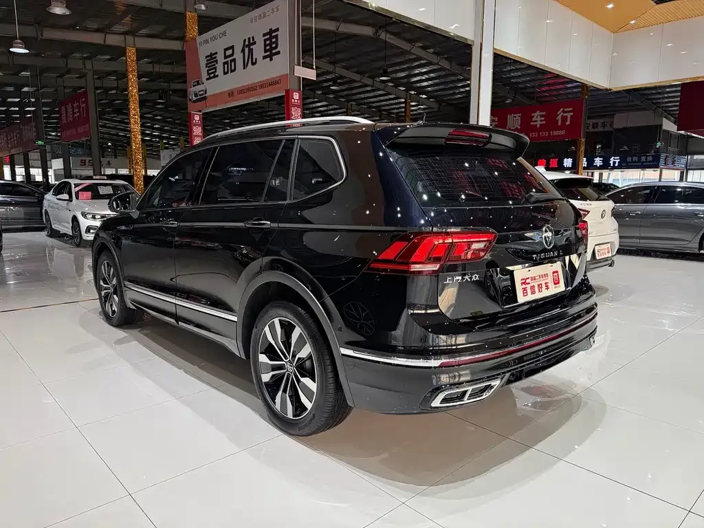 Volkswagen Tiguan L — фото 10