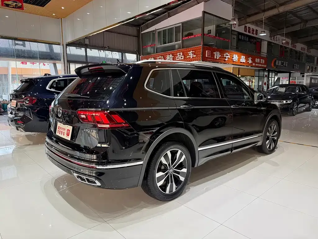 Volkswagen Tiguan L — фото 7