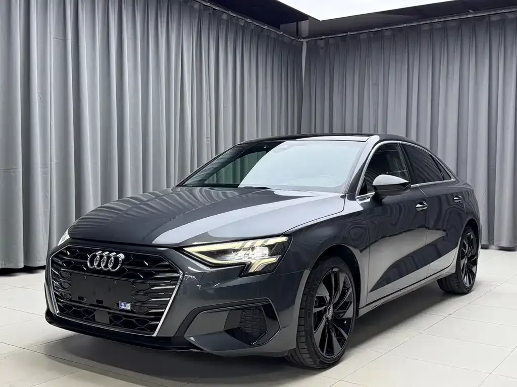 Audi A3 — фото 1
