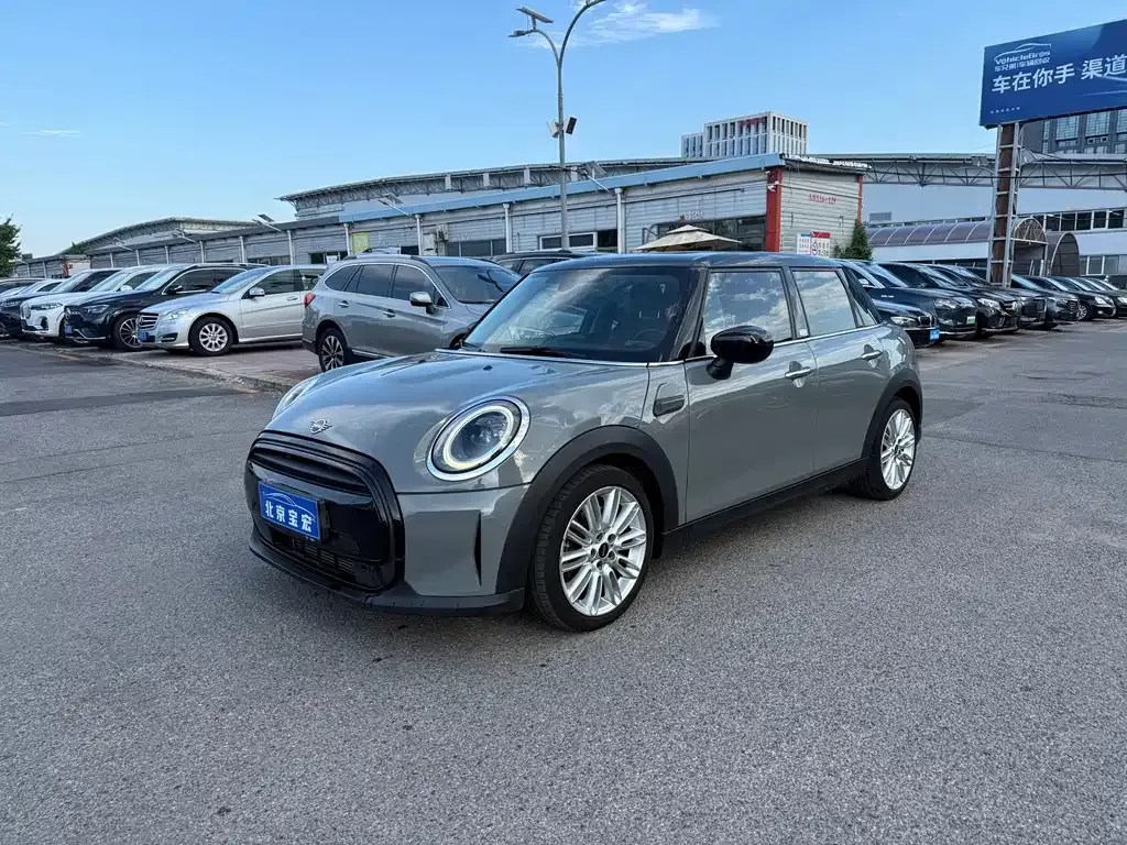 MINI Cooper (3-door) — фото 1