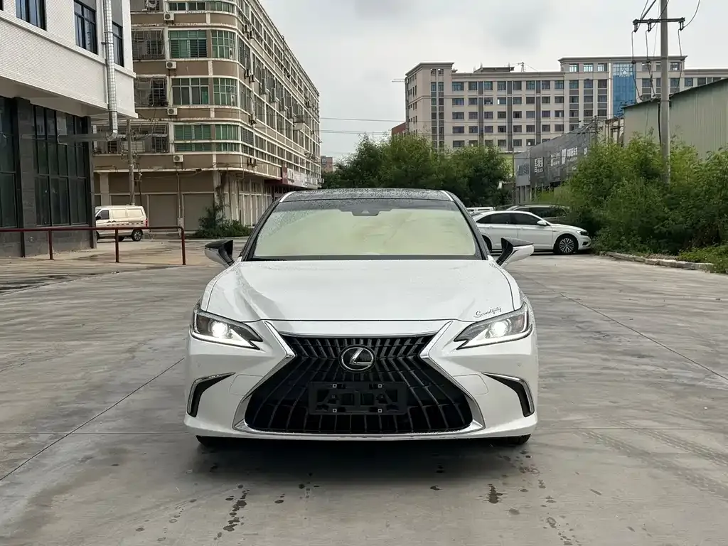 Lexus ES — фото 10