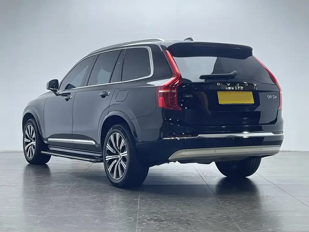 Volvo XC90 — фото 8