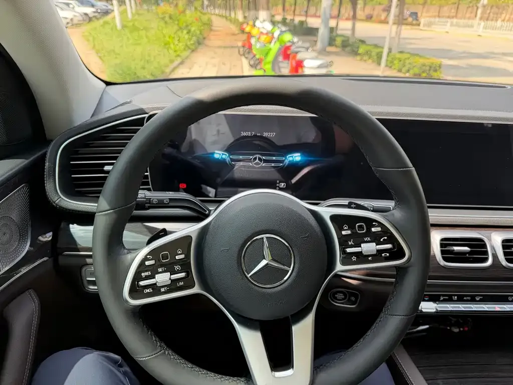 Mercedes-Benz GLE (Import) — фото 2