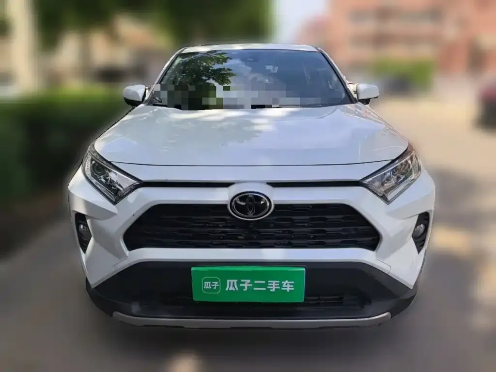 Toyota RAV4 — фото 4