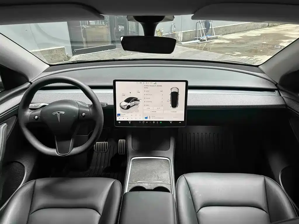 Tesla Model Y — фото 7