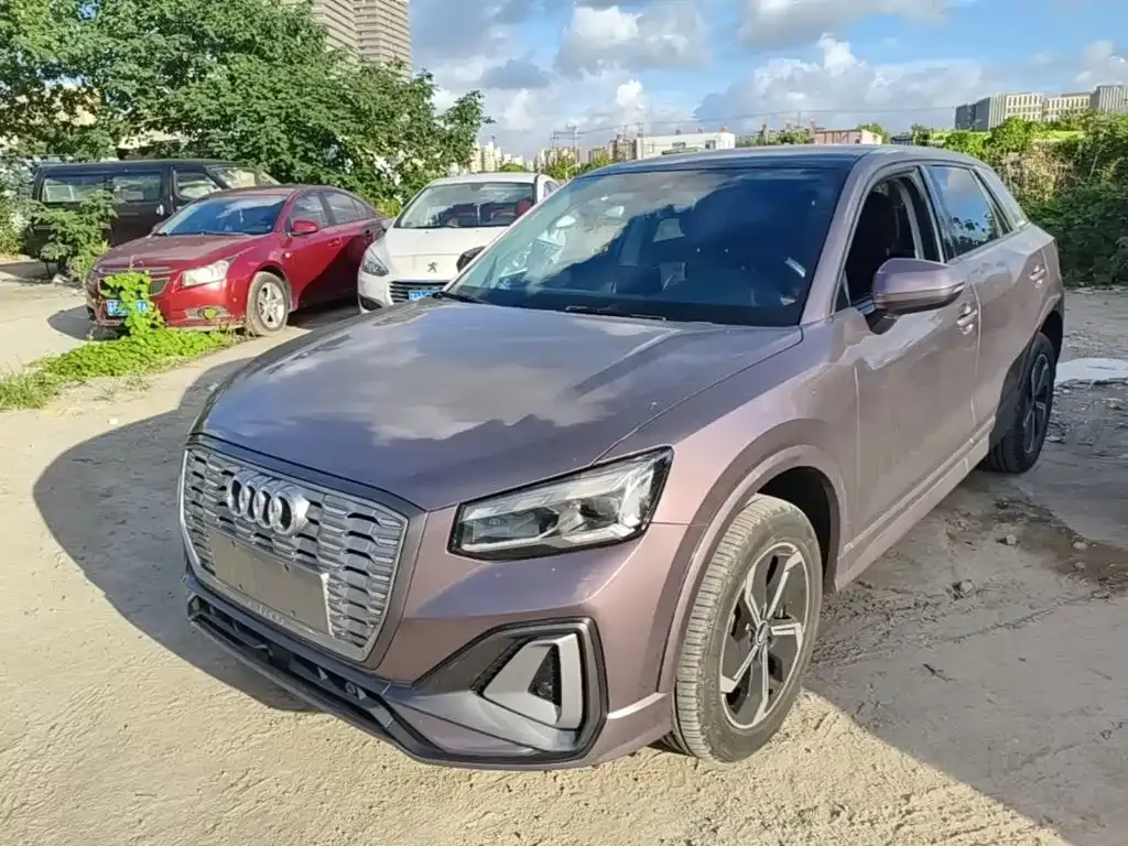 Audi Q2L e-tron — фото 5