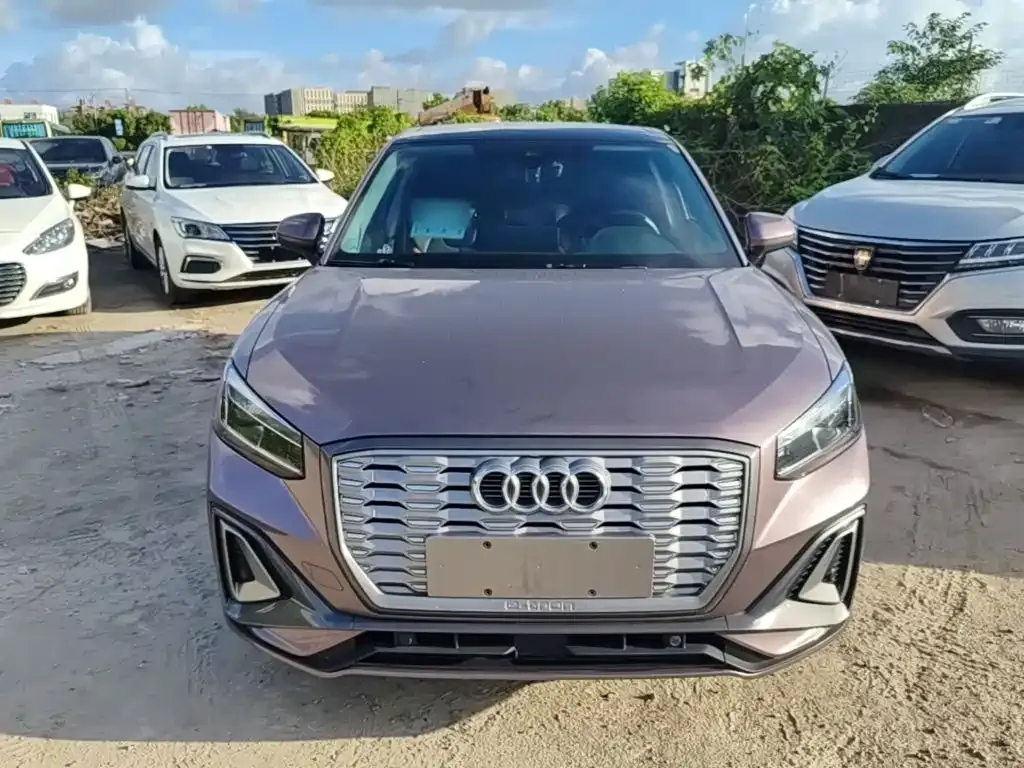 Audi Q2L e-tron — фото 4