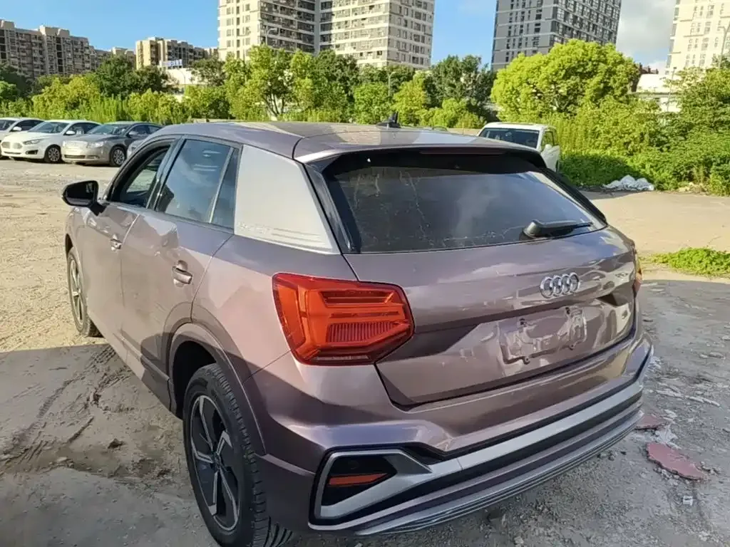 Audi Q2L e-tron — фото 10