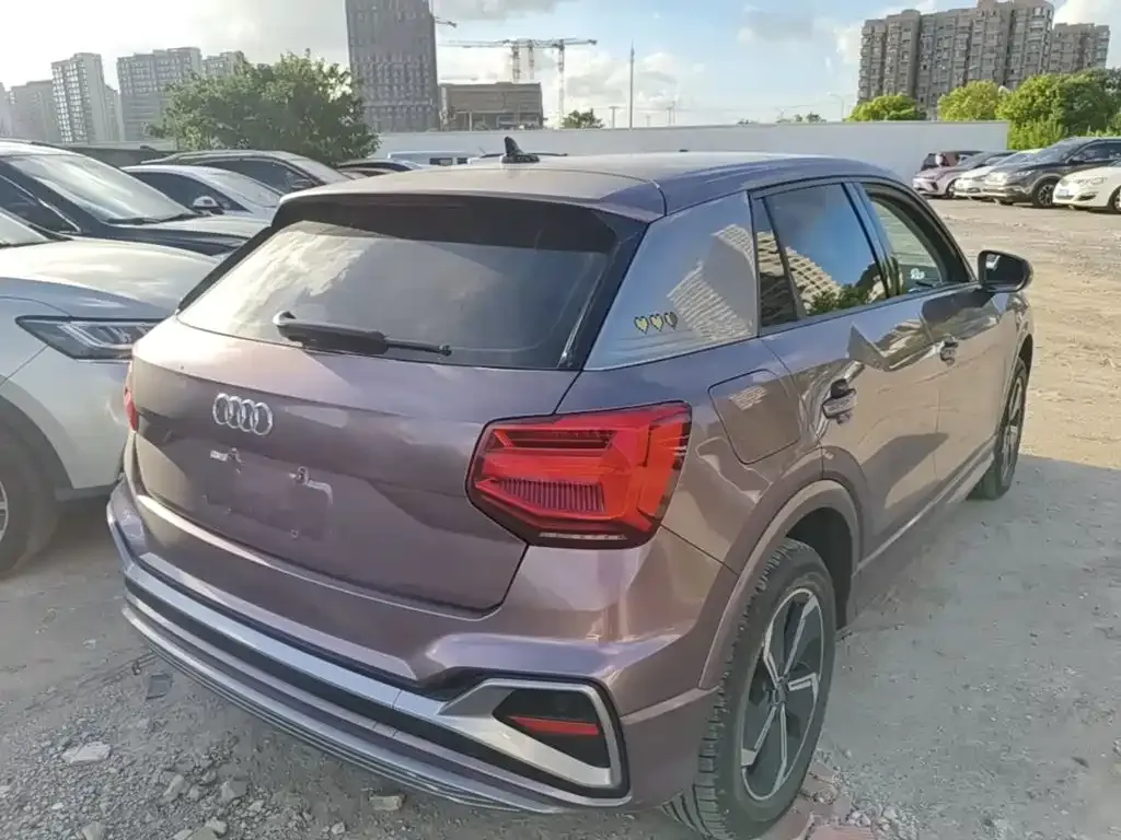 Audi Q2L e-tron — фото 8