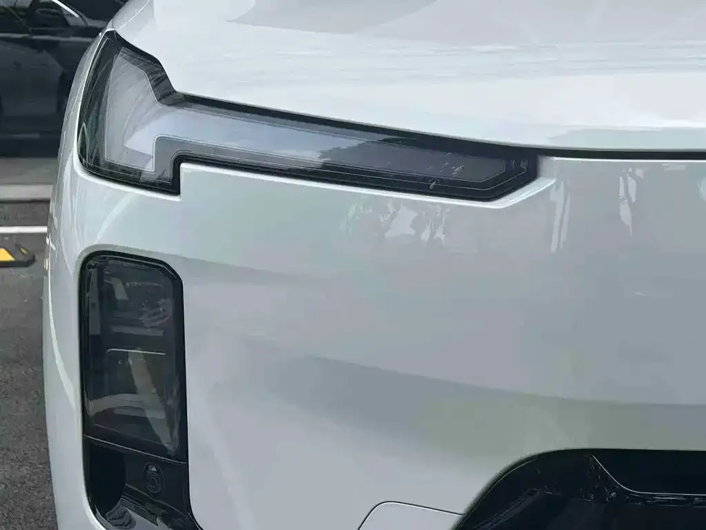 Volvo XC70 Plug-in Hybrid — фото 2