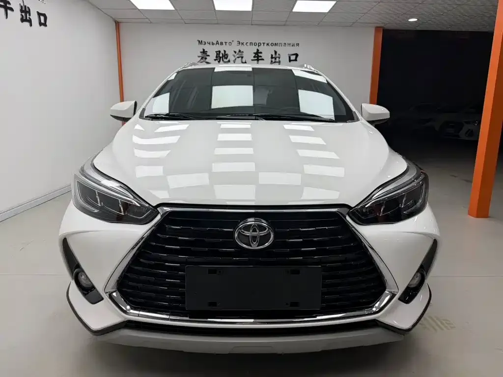 Toyota Yaris L — фото 7