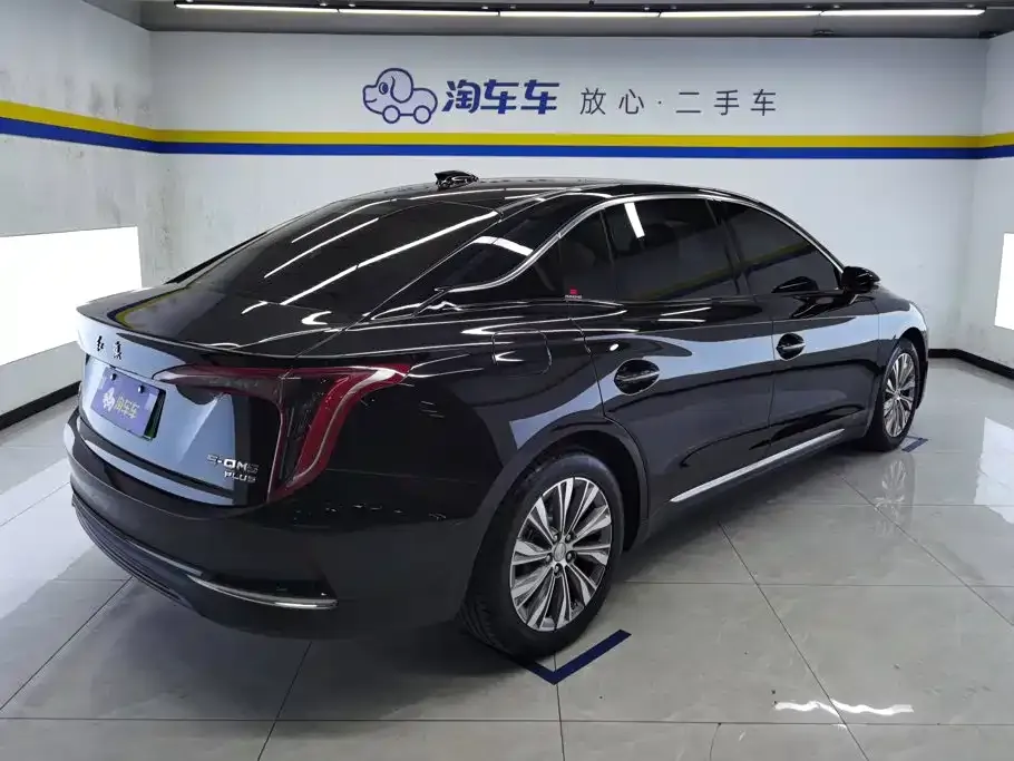 Hongqi E-QM5 — фото 2