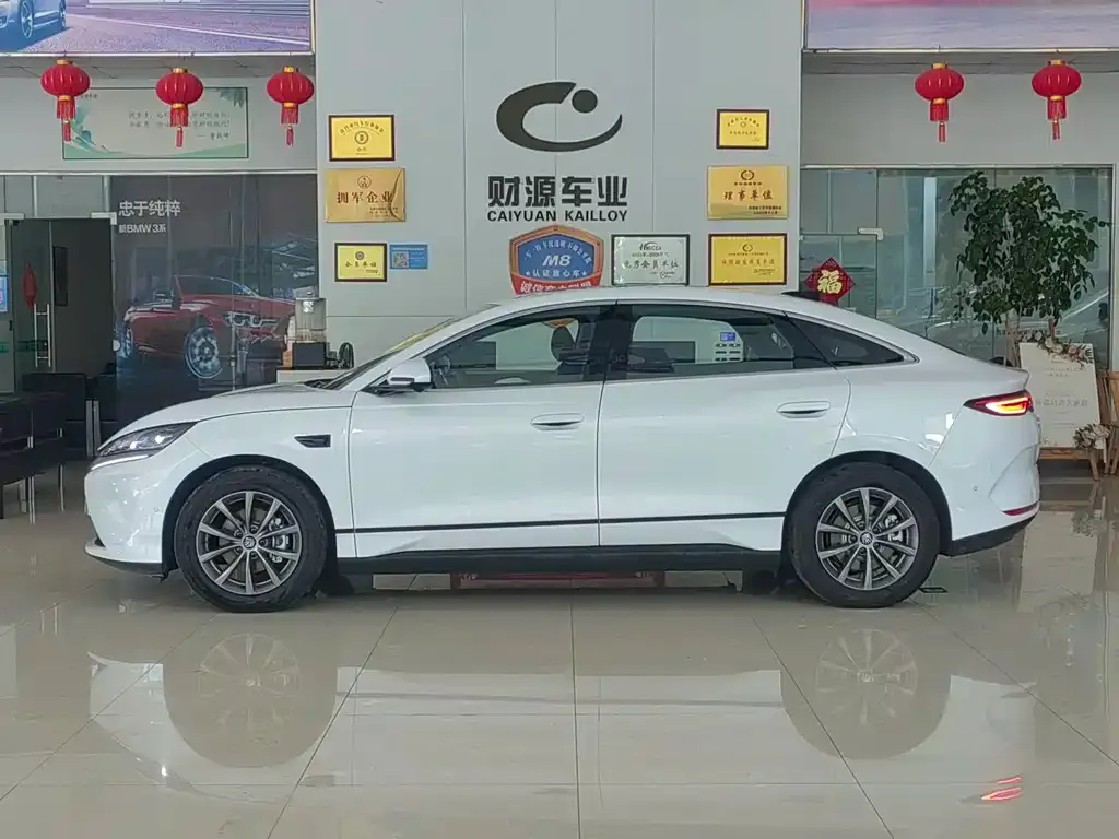 BYD Qin L — фото 8