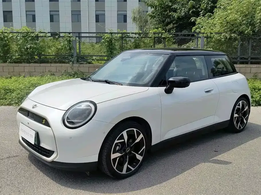MINI Cooper EV — фото 1