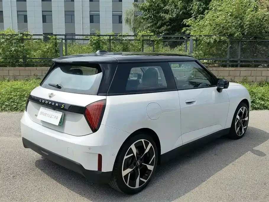 MINI Cooper EV — фото 2