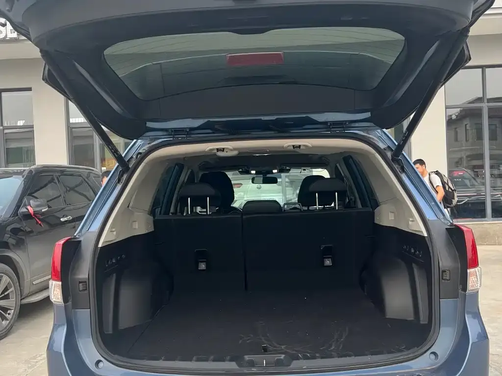 Subaru Forester — фото 9