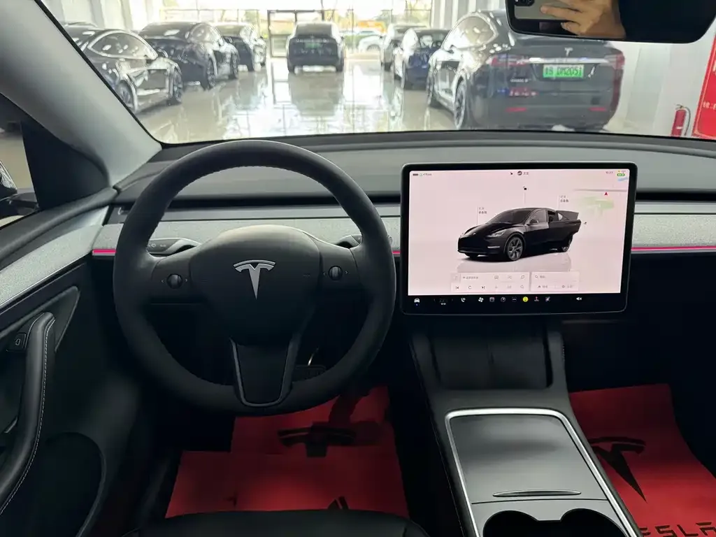 Tesla Model Y — фото 7