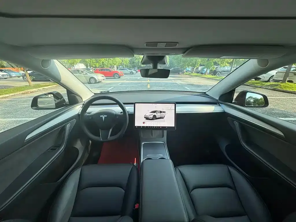 Tesla Model Y — фото 7