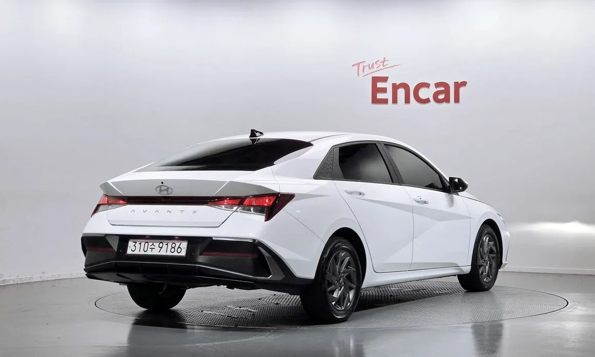 Hyundai AVANTE — фото 3