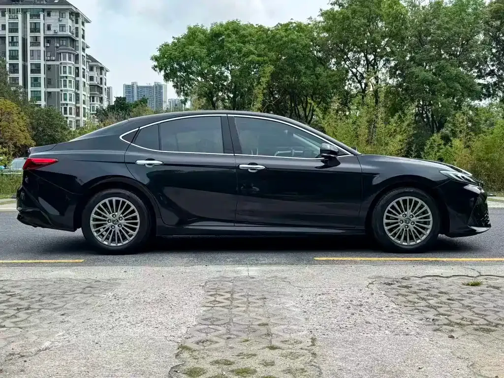Toyota Camry — фото 8