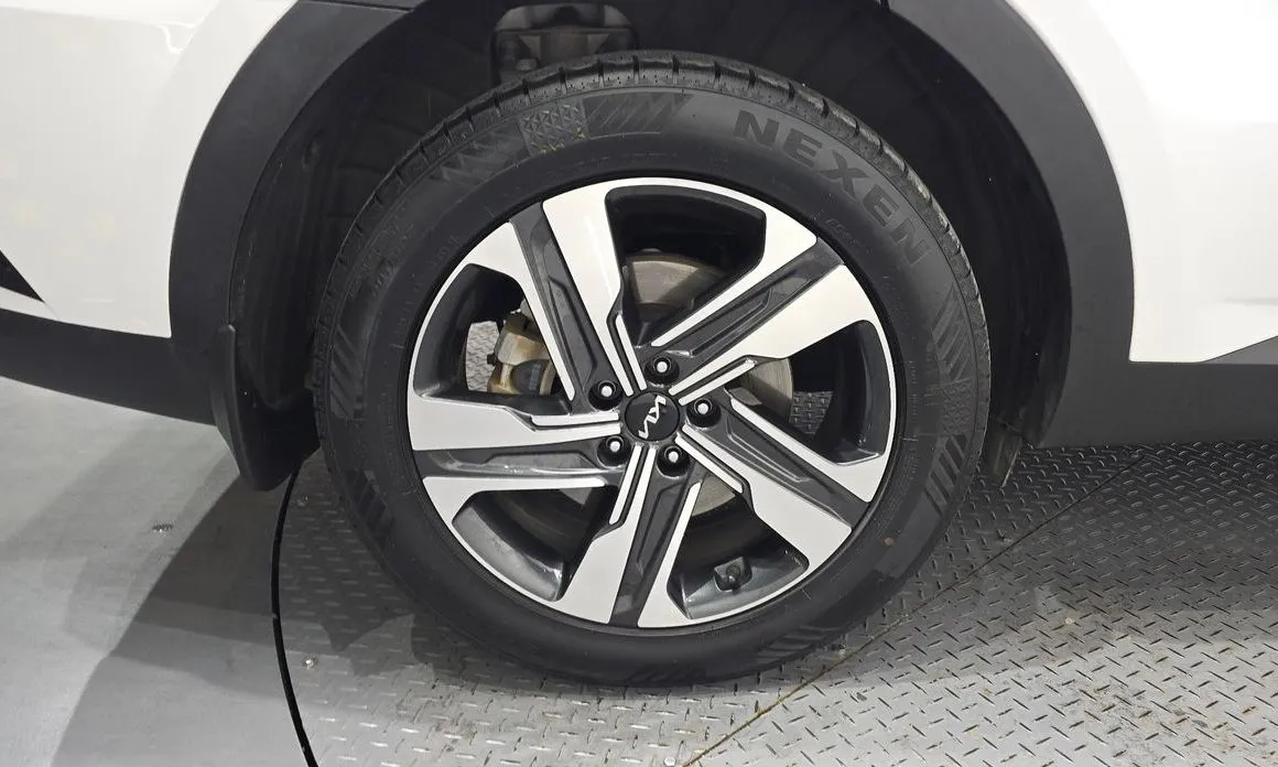 Kia Sorento — фото 10