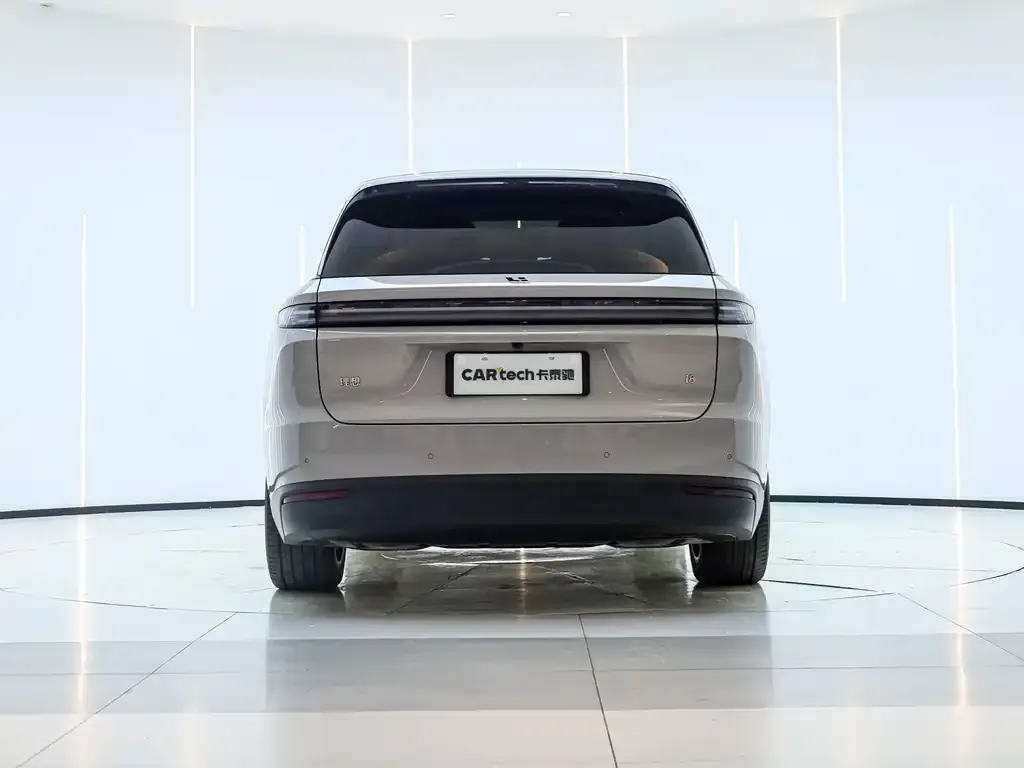 Li Auto i8 — фото 6