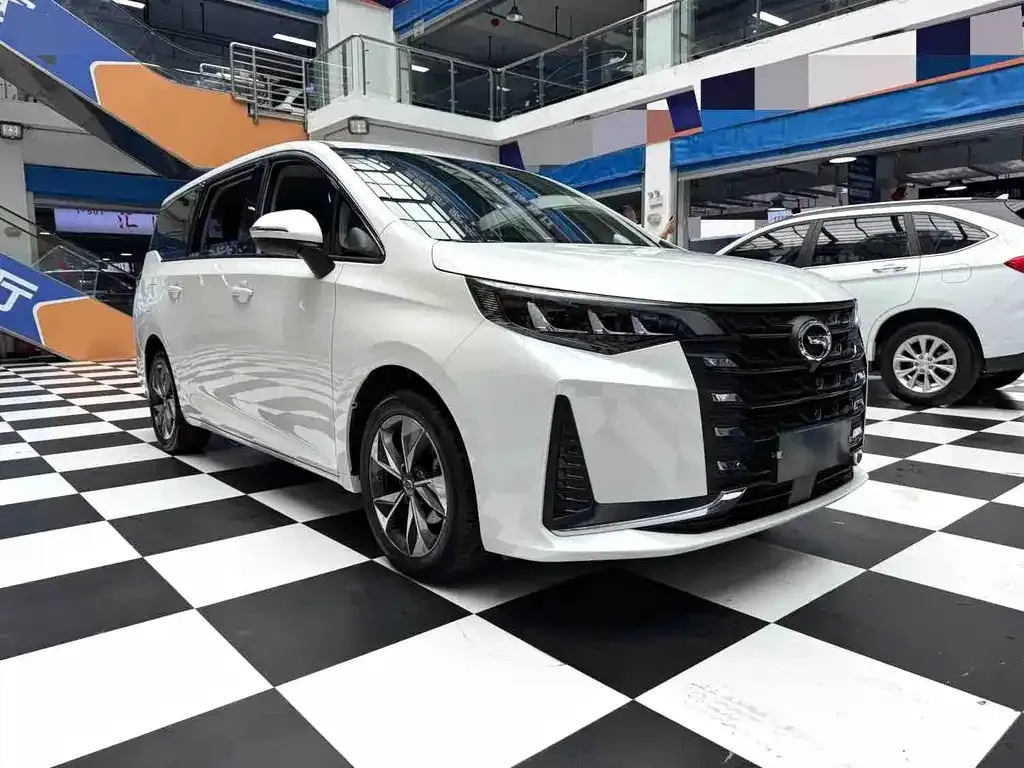 GAC Motor Trumpchi M6 — фото 10