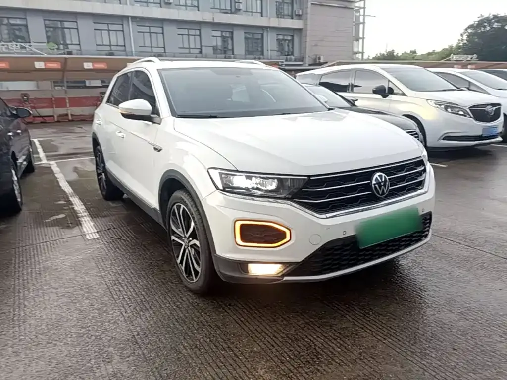 Volkswagen T-Roc — фото 7