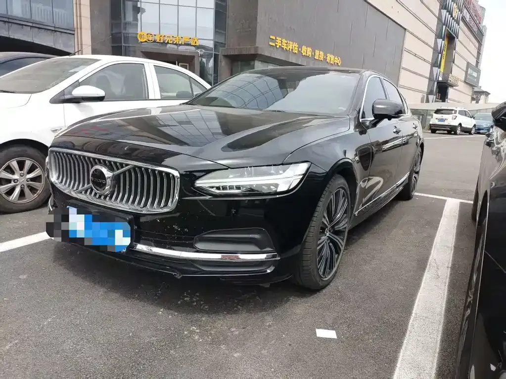 Volvo S90 — фото 1