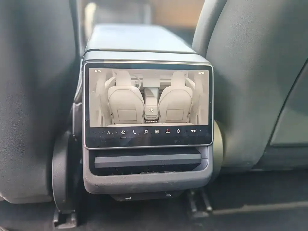 Tesla Model 3 — фото 2