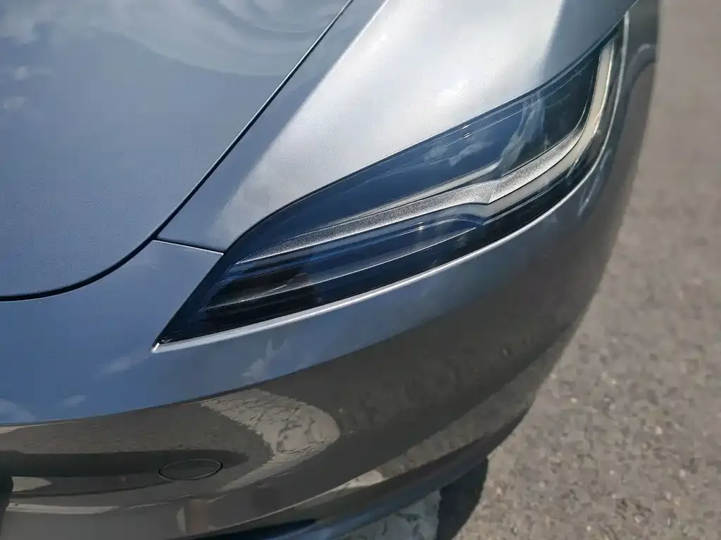 Tesla Model 3 — фото 3