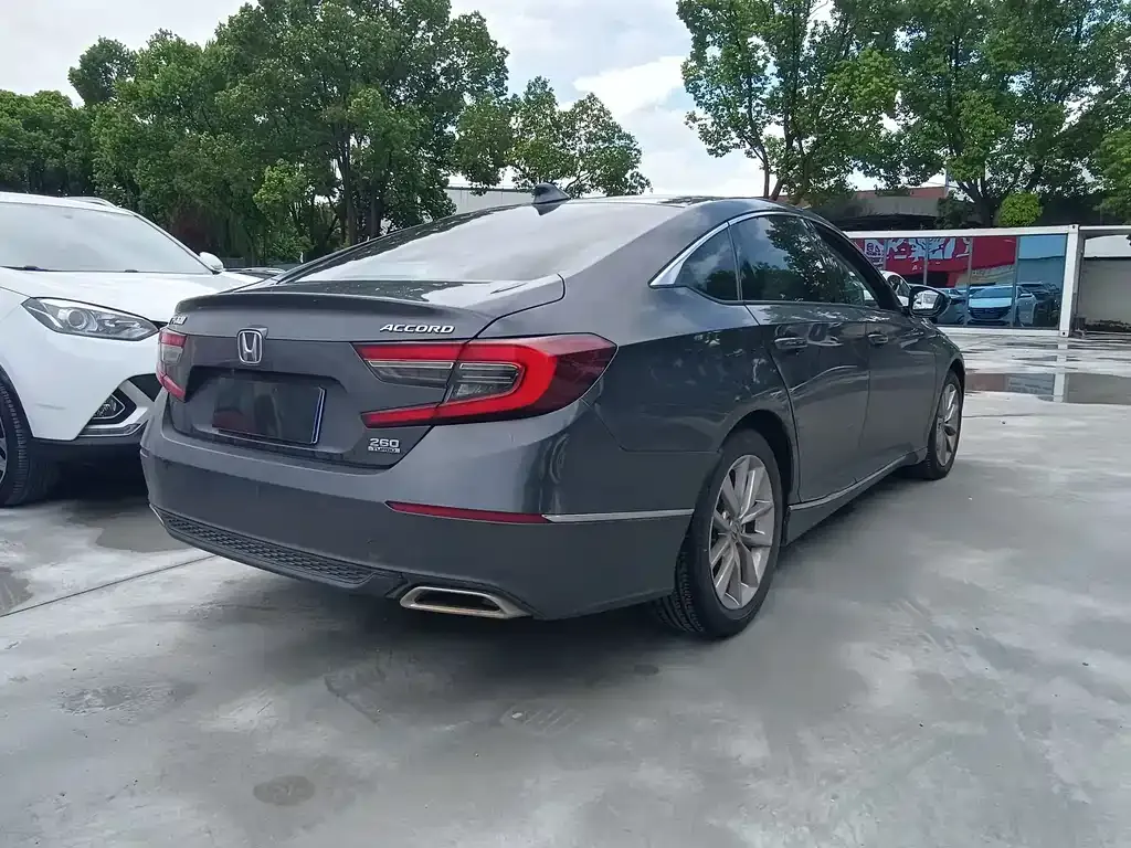 Honda Accord — фото 6