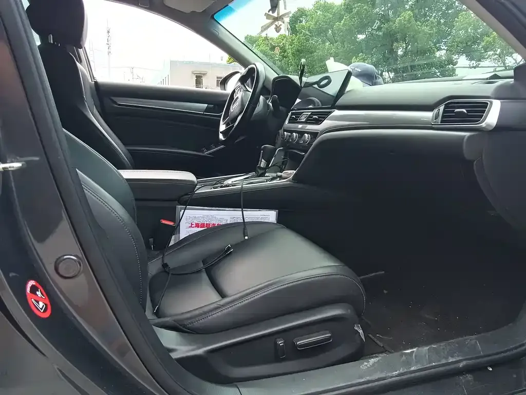 Honda Accord — фото 10