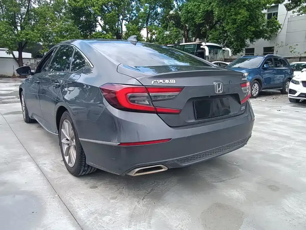 Honda Accord — фото 7