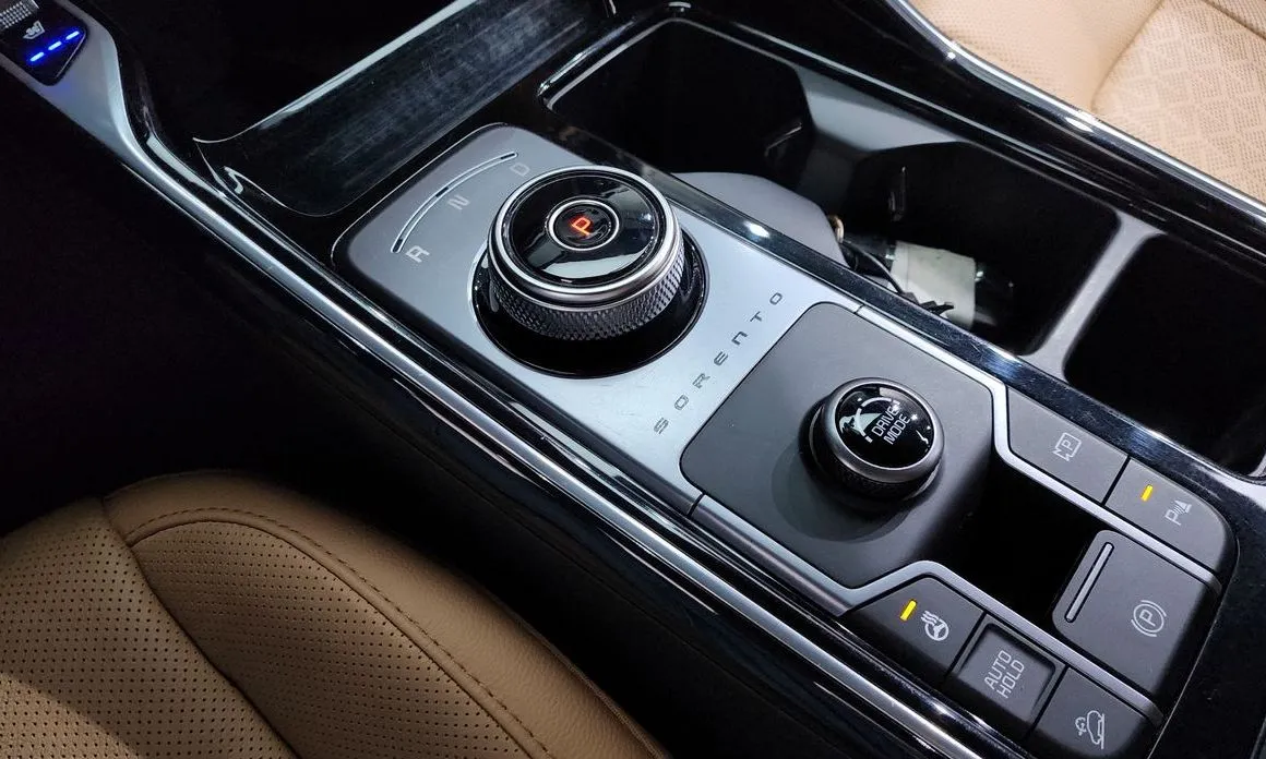 Kia Sorento — фото 10