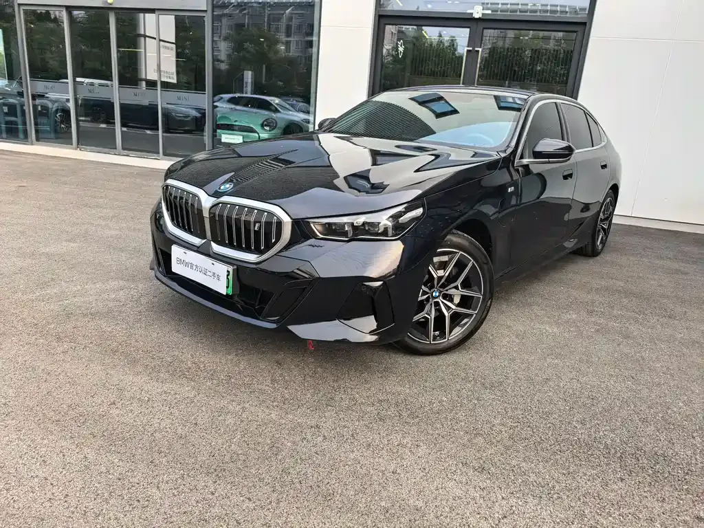 BMW i5 — фото 1