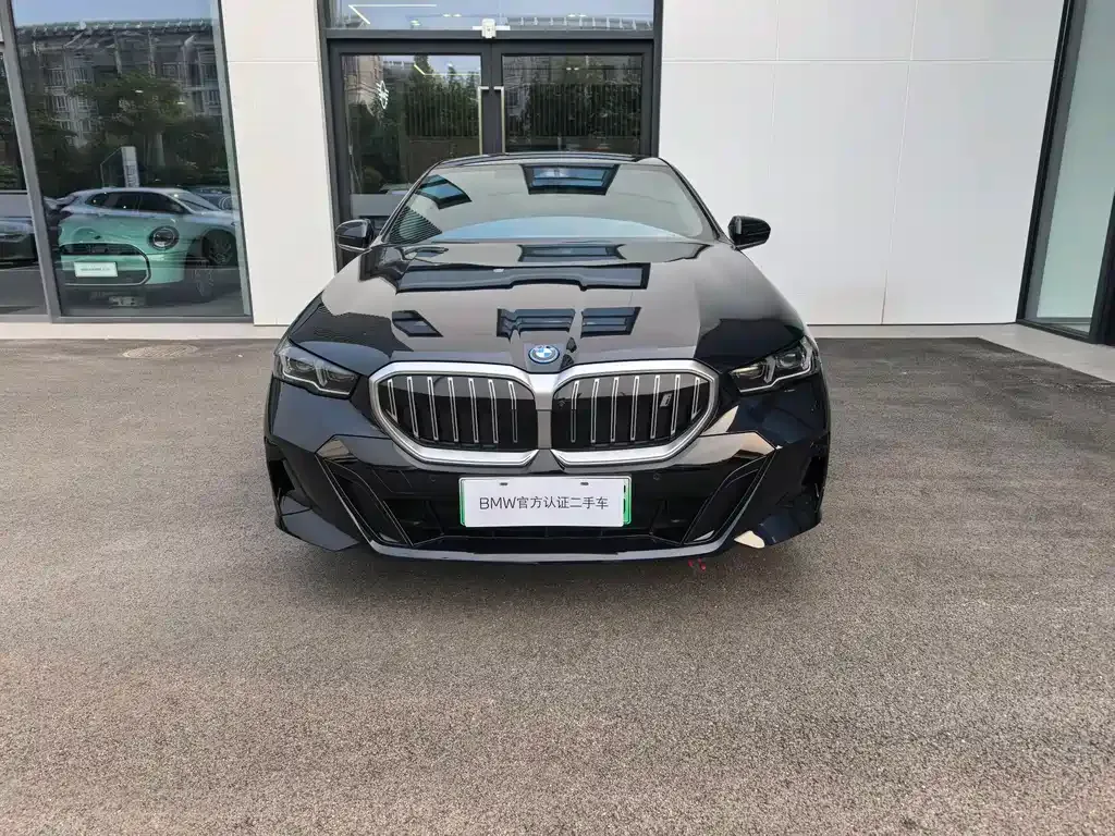 BMW i5 — фото 9
