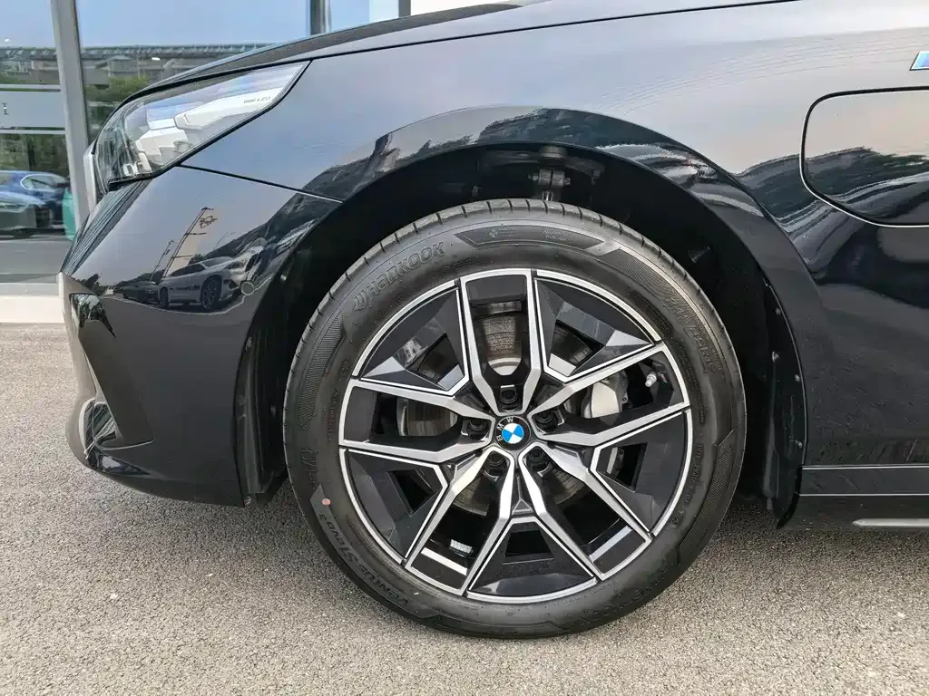 BMW i5 — фото 4