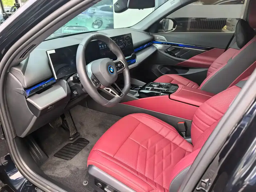 BMW i5 — фото 8