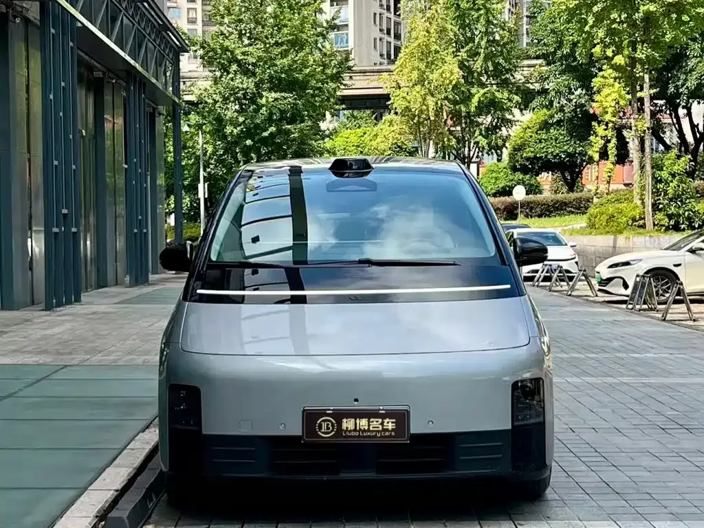 Li Auto MEGA — фото 3