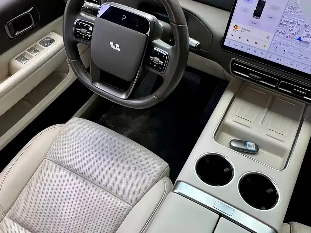 Li Auto MEGA — фото 6