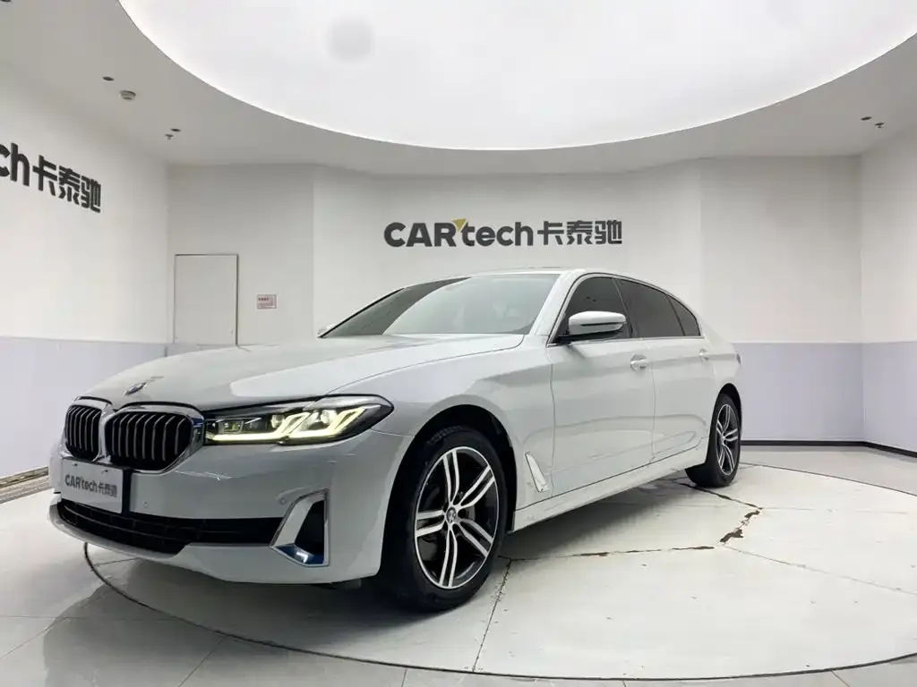 BMW 5 Series — фото 1